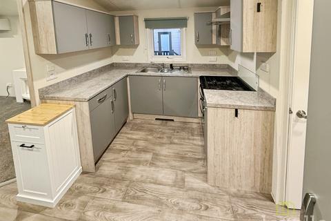 undefined, Four Seasons Country Park, Newark NG23