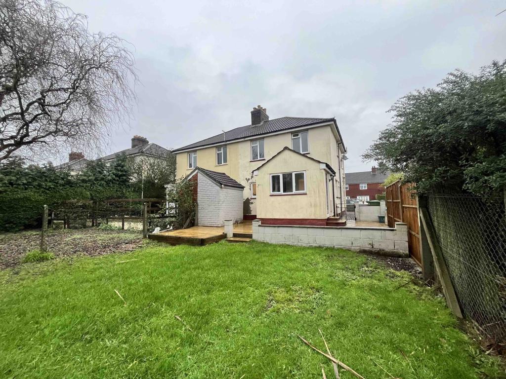 A three Bedroom Family Home close to the town cen