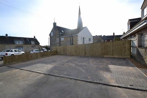 High Street, Stanion NN14
