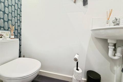 4 bedroom detached house for sale, Hawker Road, Leicester LE2