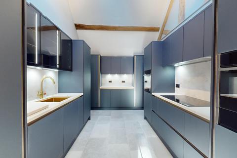 3 bedroom barn conversion for sale, Sambrook, Newport