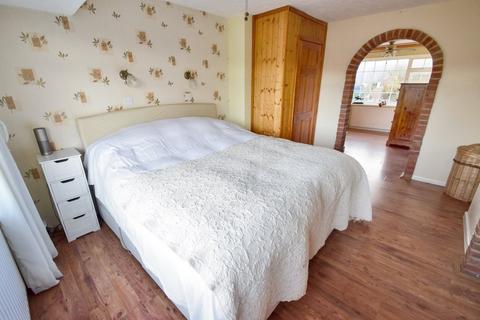 3 bedroom semi-detached house for sale, Carlton Crescent, Chatham, ME5