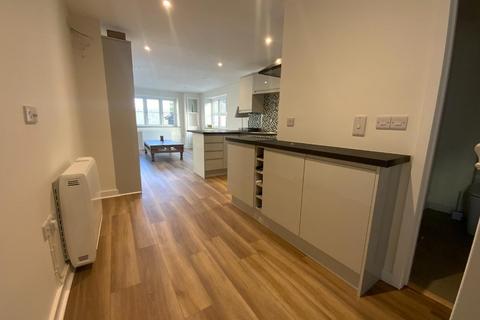 2 bedroom maisonette to rent, The Shambles, Cornmarket Street, Torrington