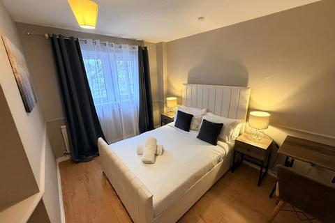 1 bedroom in a house share to rent, Baxter Road, London