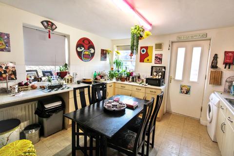 undefined, Rothbury Terrace, Heaton, Newcastle upon Tyne, Tyne and Wear, NE6 5XJ