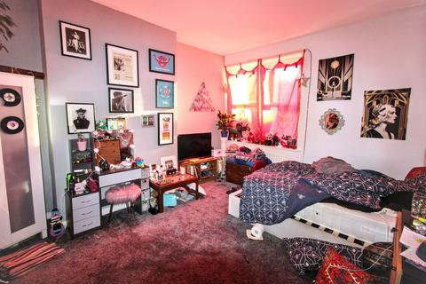 undefined, Rothbury Terrace, Heaton, Newcastle upon Tyne, Tyne and Wear, NE6 5XJ