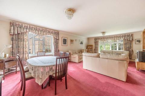 2 bedroom flat for sale, Myrtleside Close, Northwood, HA6