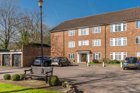 Myrtleside Close, Northwood, HA6