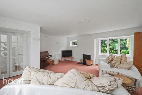 4 bedroom detached house for sale, The Boreen, Headley Down