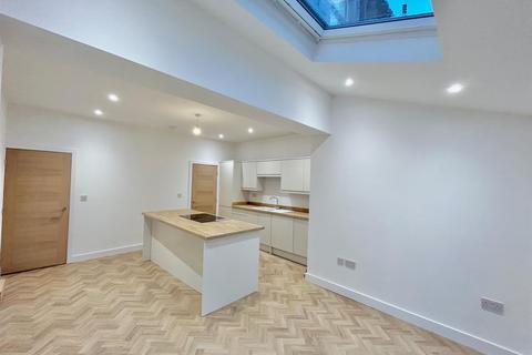 2 bedroom terraced house for sale, Bolton Road, Atherton, Manchester