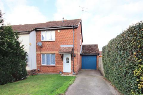 3 bedroom end of terrace house for sale, Gilderdale, Luton