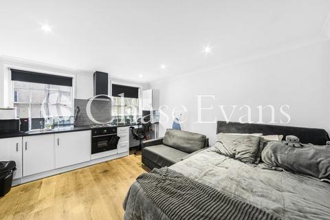 undefined, Alie Street, Aldgate, London, E1