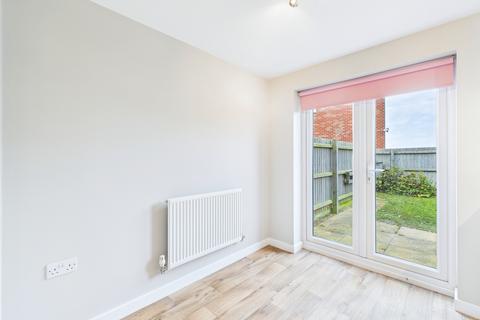 2 bedroom semi-detached house to rent, Saxonbury Way, Peterborough PE2