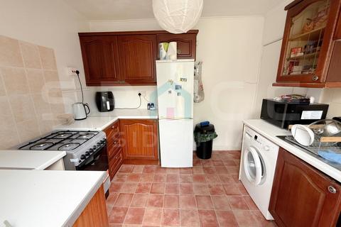undefined, 2 Bedroom property in Millfield Road HA8