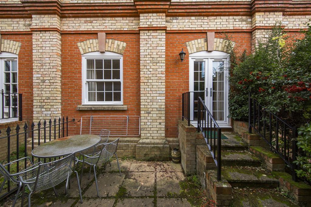 Rear Courtyard Garden