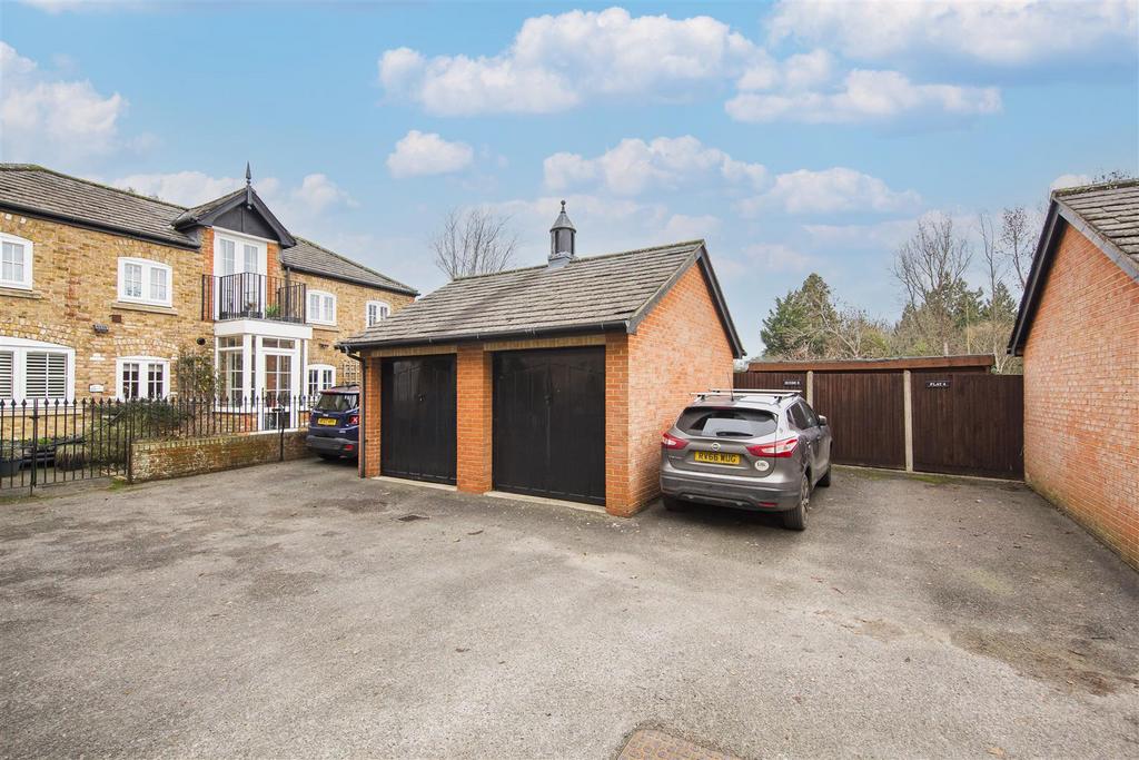 Garage &amp; Parking