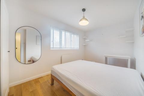 undefined, Peartree Avenue, London, SW17