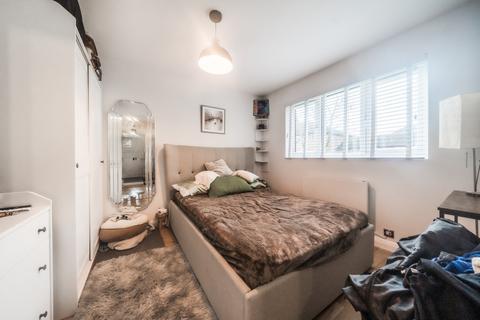 undefined, Peartree Avenue, London, SW17