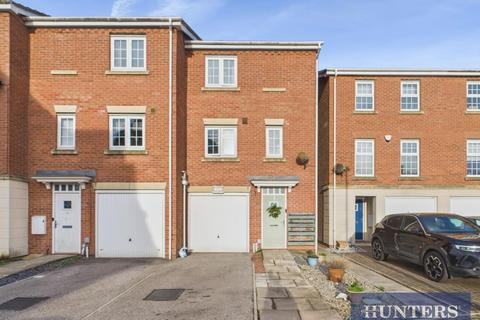 3 bedroom end of terrace house for sale, St. Georges Croft, Bridlington