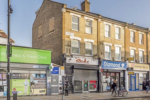 undefined, Uxbridge Road, London W12