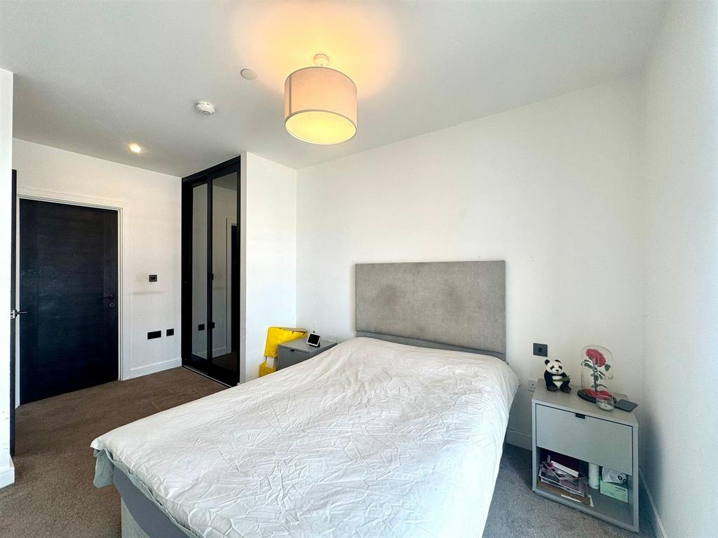 Bedroom pic 2.jpeg