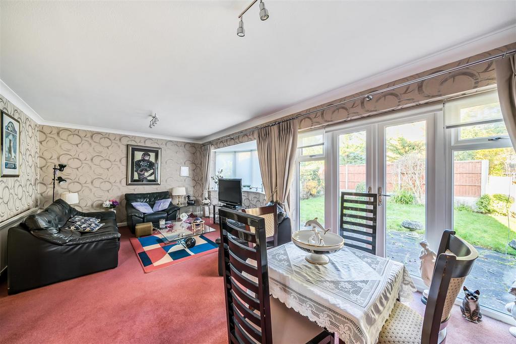 Living Room: