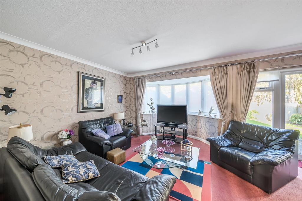 Living Room: