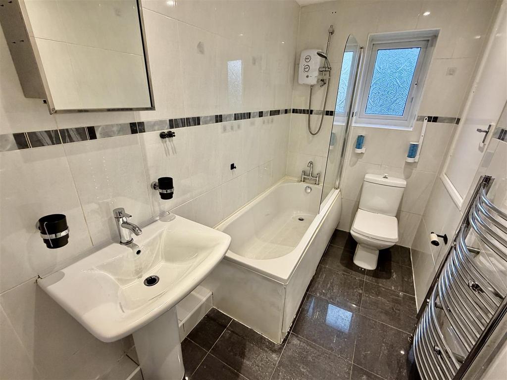 Bathroom/e.c.