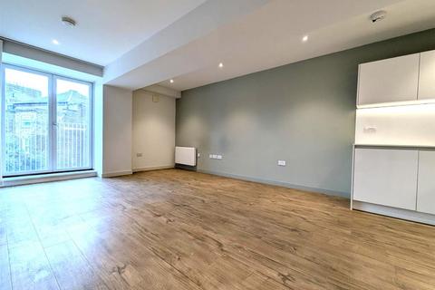 1 bedroom house to rent, 40-48 High Street, London
