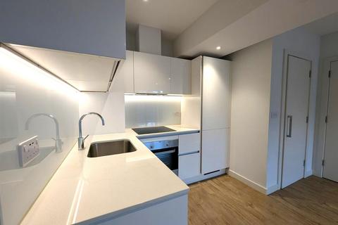 1 bedroom house to rent, 40-48 High Street, London