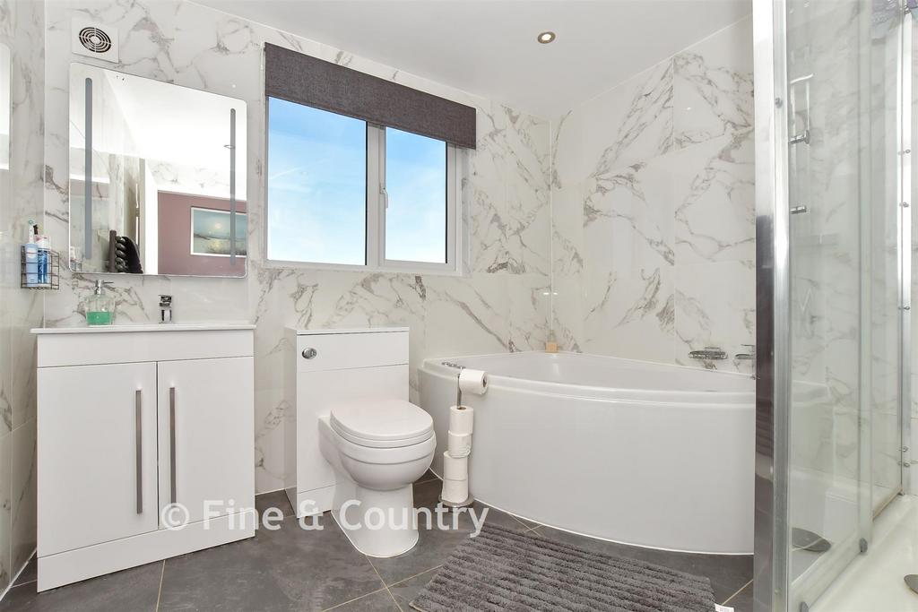 Bath/Shower Room