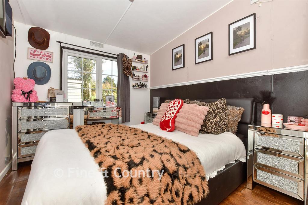 Lodge Bedroom