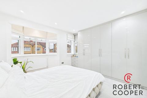 3 bedroom semi-detached house for sale, Hawthorne Avenue, Ruislip, HA4