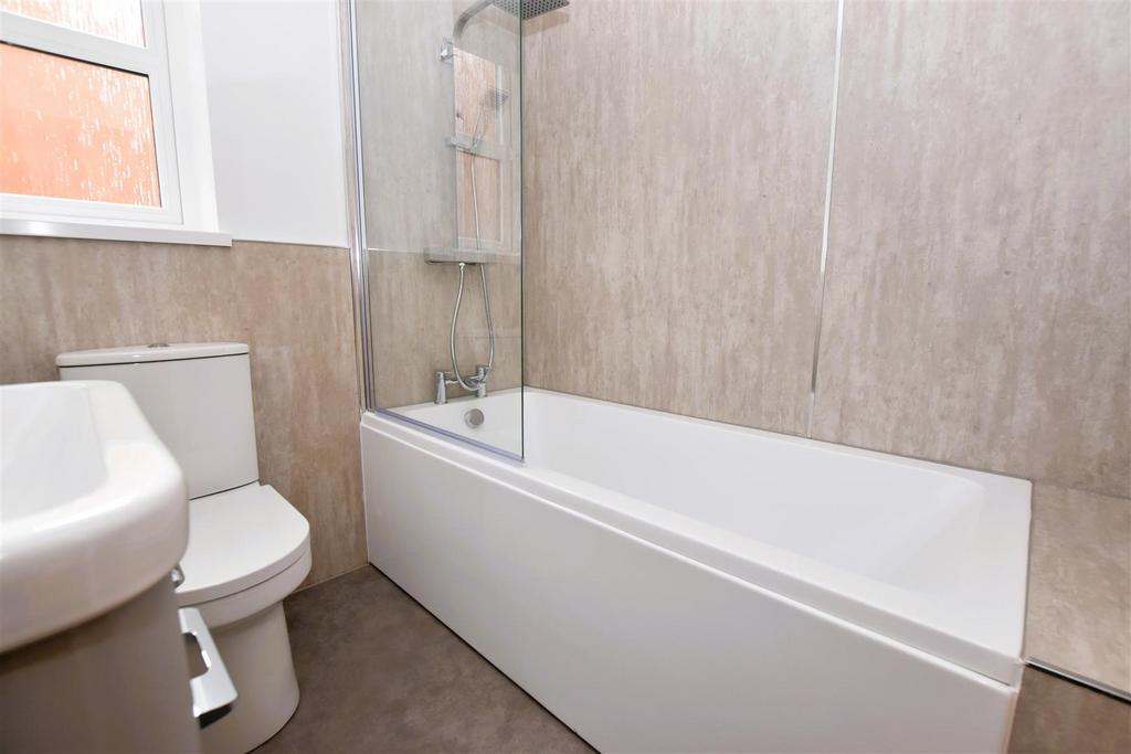 Bathroom.JPG