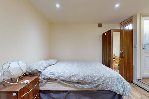 undefined, Ash Grove, London NW2