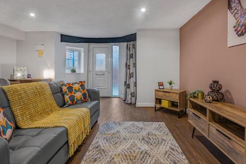 3 bedroom terraced house to rent, Norman Rd CR7
