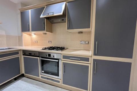 3 bedroom terraced house to rent, Norman Rd CR7