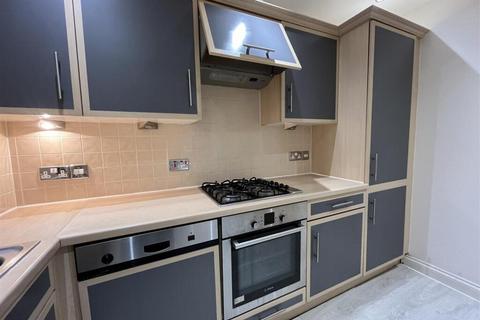 3 bedroom terraced house to rent, Norman Rd CR7