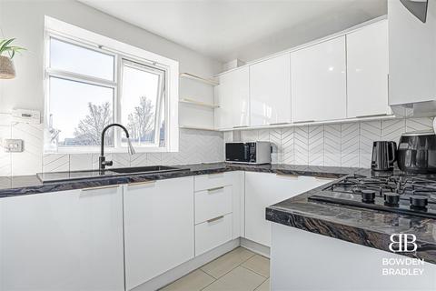 2 bedroom maisonette for sale, Albany Road, Chadwell Heath