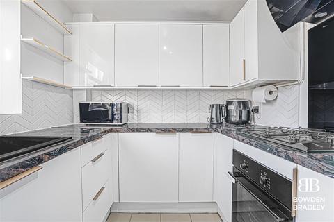 2 bedroom maisonette for sale, Albany Road, Chadwell Heath