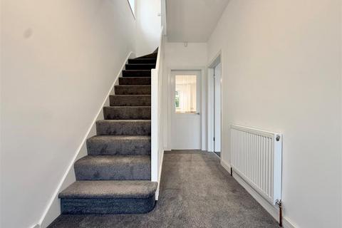 3 bedroom semi-detached house for sale, Roundhills Road, Halesowen