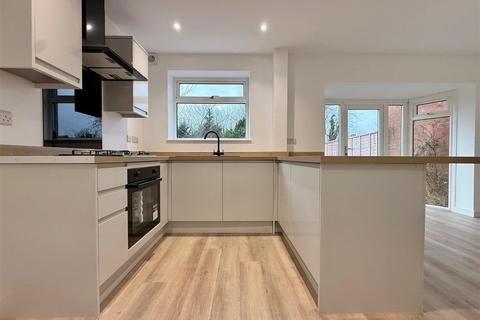 3 bedroom semi-detached house for sale, Roundhills Road, Halesowen