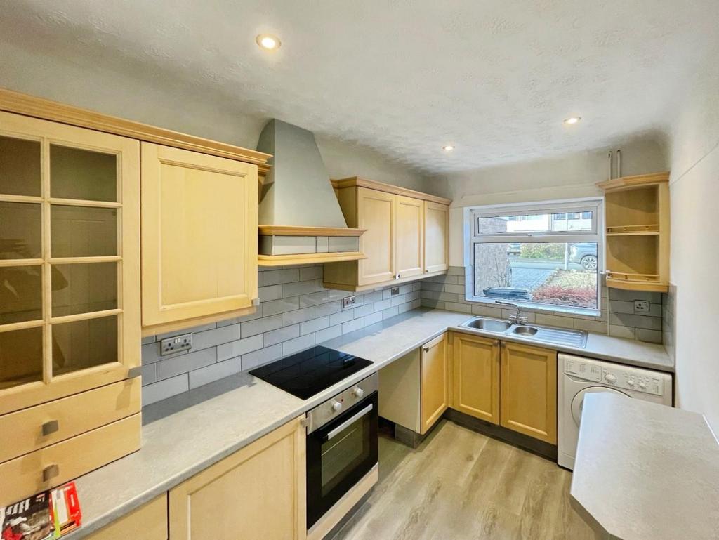 E0932d56--4683-B425-CC64 FBB32 CA1-13714-000001 C2062