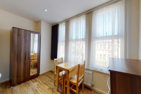 undefined, Ash Grove, London NW2