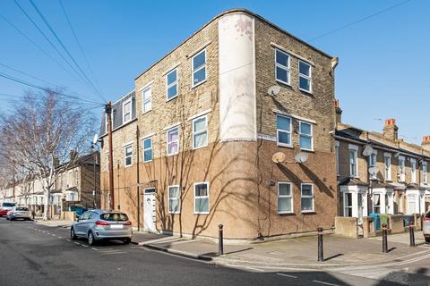 1 bedroom flat to rent, Waghorn Street, Peckham Rye, London, SE22
