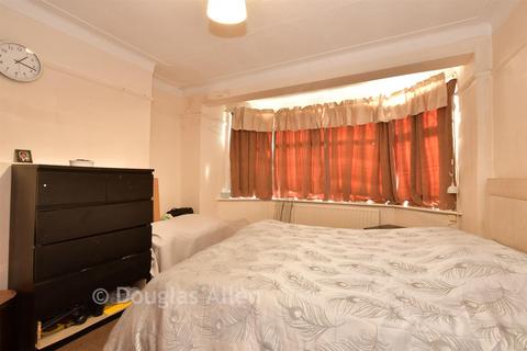 undefined, Eastern Avenue, Ilford IG2