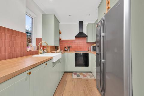 3 bedroom apartment to rent, Linacre Road, Willesden Green, NW2