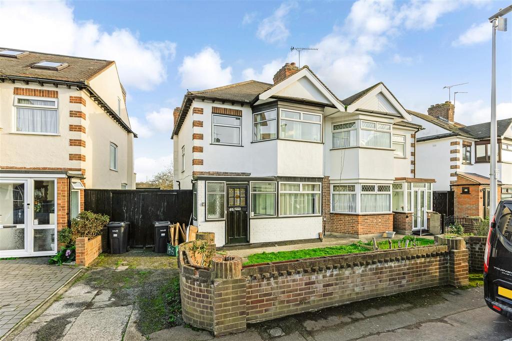 46 Deynecourt gardens-1.jpg