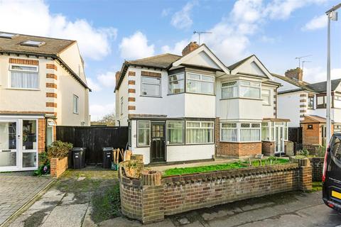 undefined, Deynecourt Gardens, London