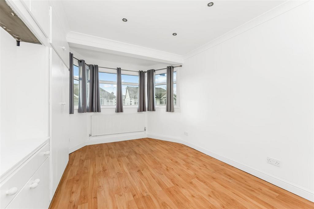 46 Deynecourt gardens-5.jpg